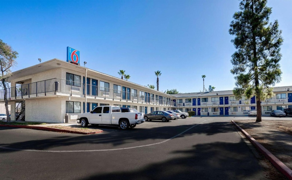 Motel 6-Bakersfield, CA - South Main image